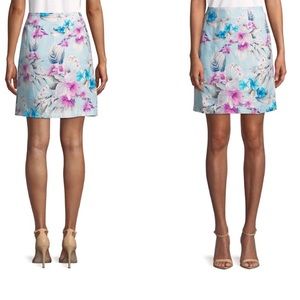 TOMMY BAHAMA
Florencia Linen Short Skirt In Spring Rain